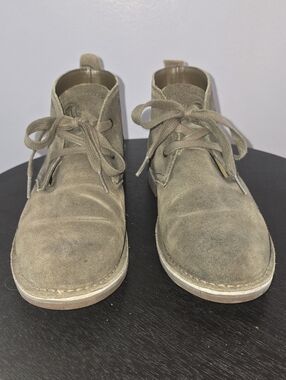 Men's Genuine Suede Chukka Boots in Olive